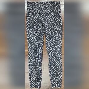 Lululemon Fast and Free Tight II 25", Size 6